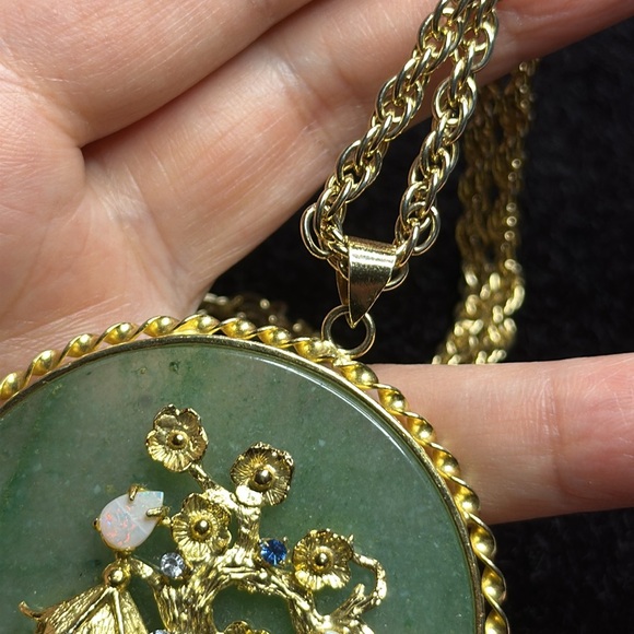 Vintage Genuine Large Jadeite Jade Pendant With Gold Frame & 3D Opals and Gems - Picture 9 of 14